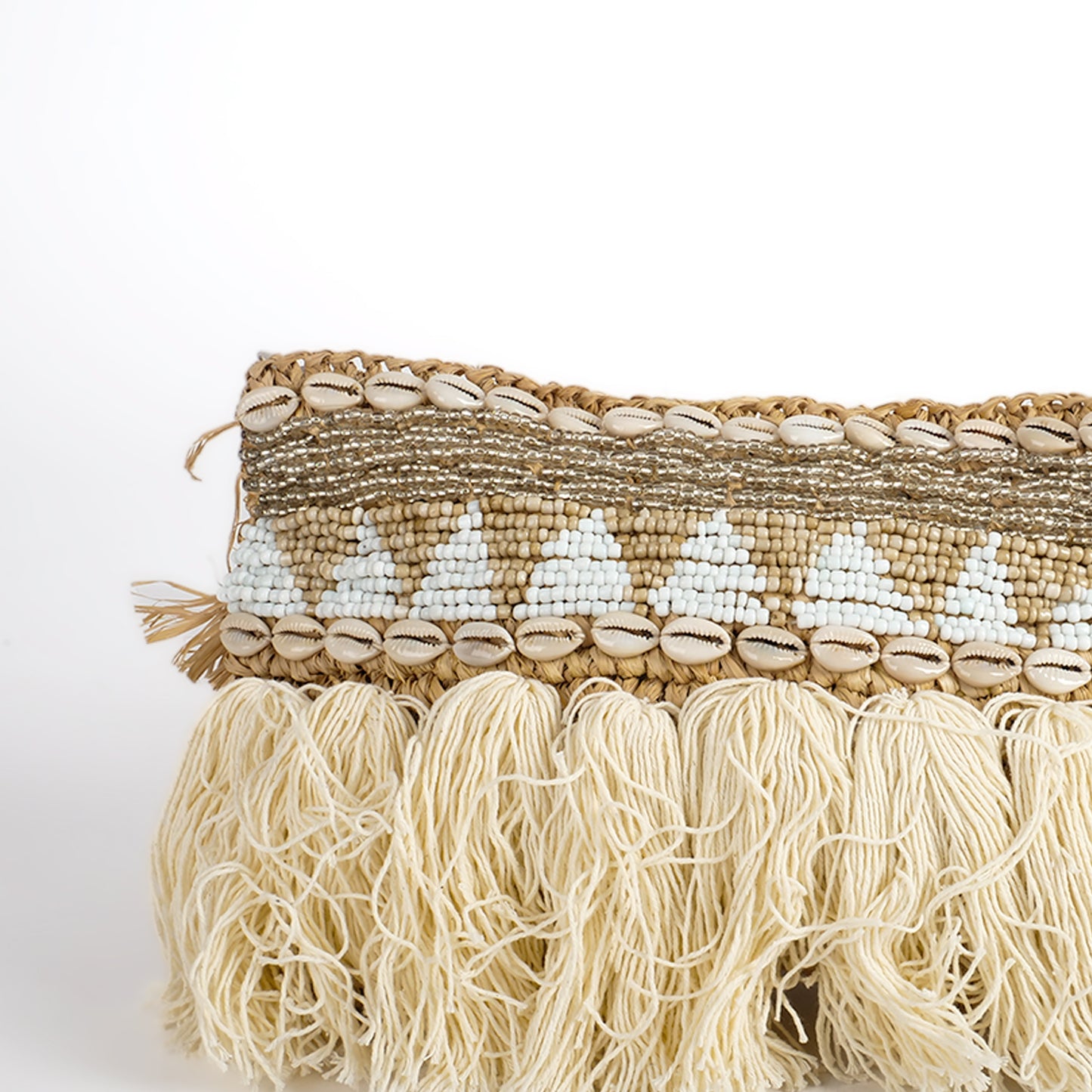 Pochette zippée en raphia perles et coquillages