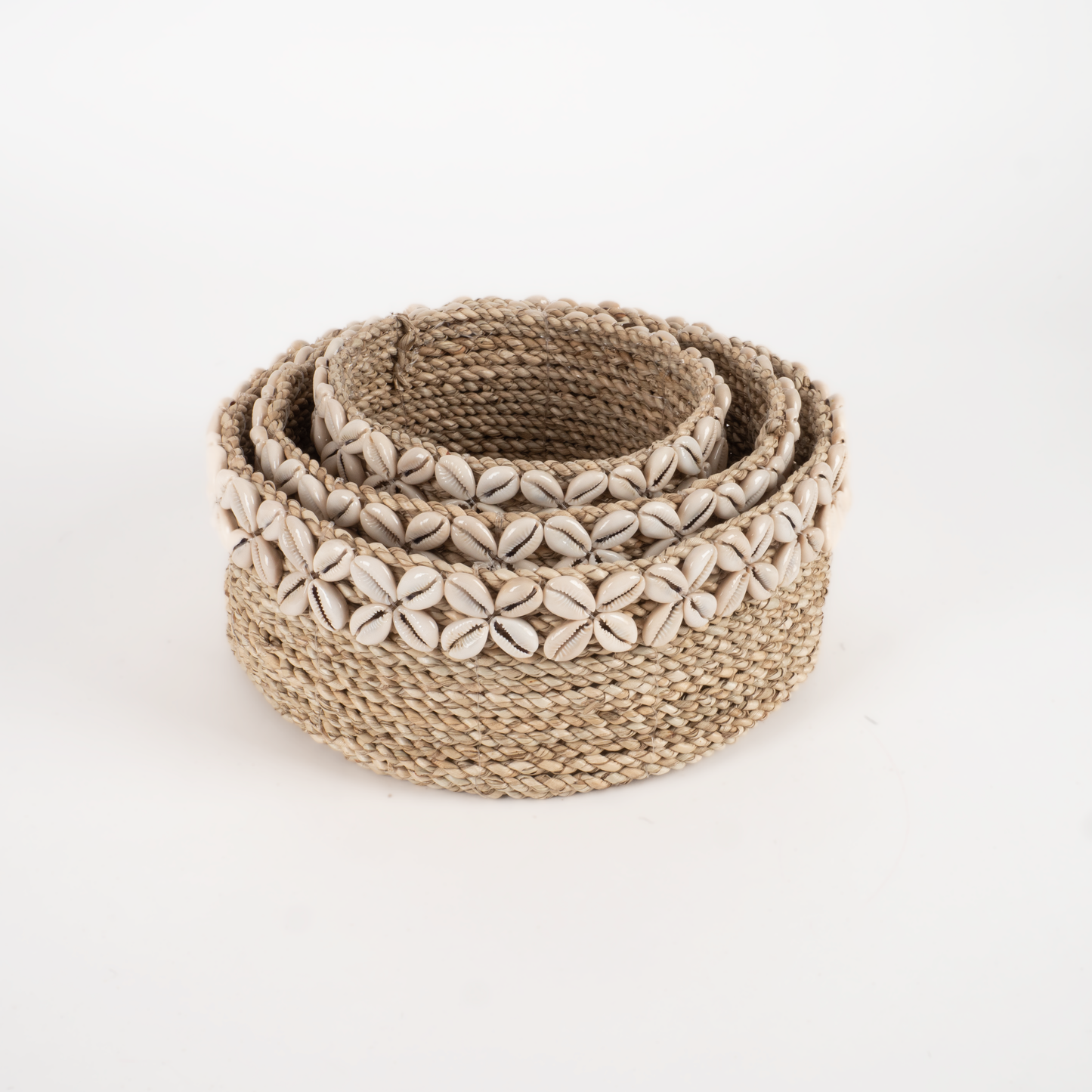 Paniers gigognes avec couronne de coquillages