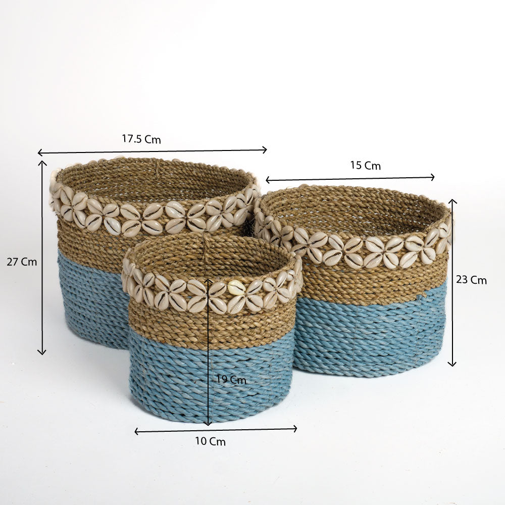 Paniers gigognes bleu et naturel avec couronne de coquillages