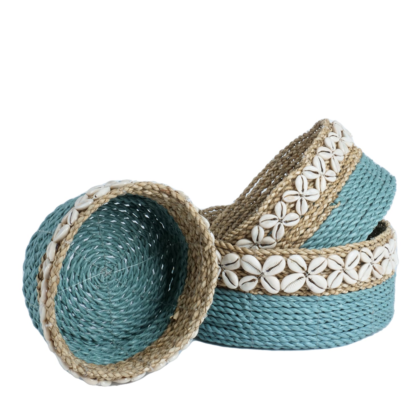Petits paniers gigognes bleus et naturels avec couronne de coquillages