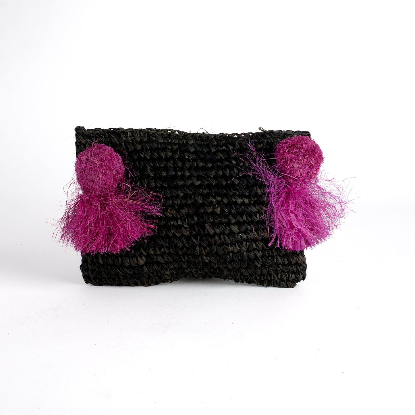 Pochette zippée en raphia noir, pompon rose