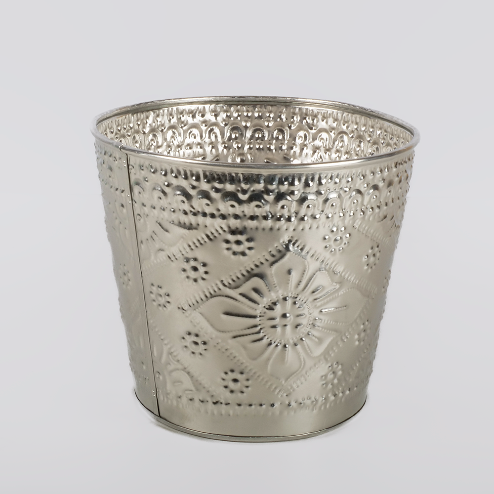 Corbeille, cache pot en aluminium a motif